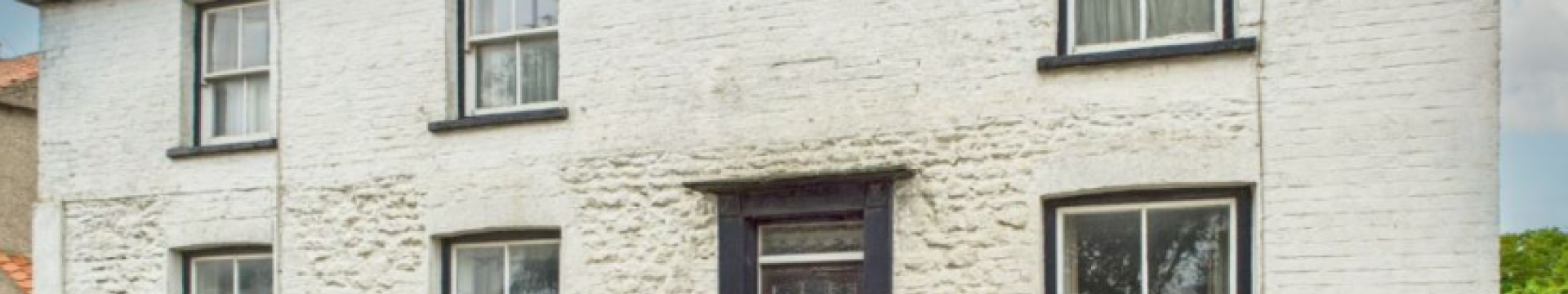 Former farmhouse for sale