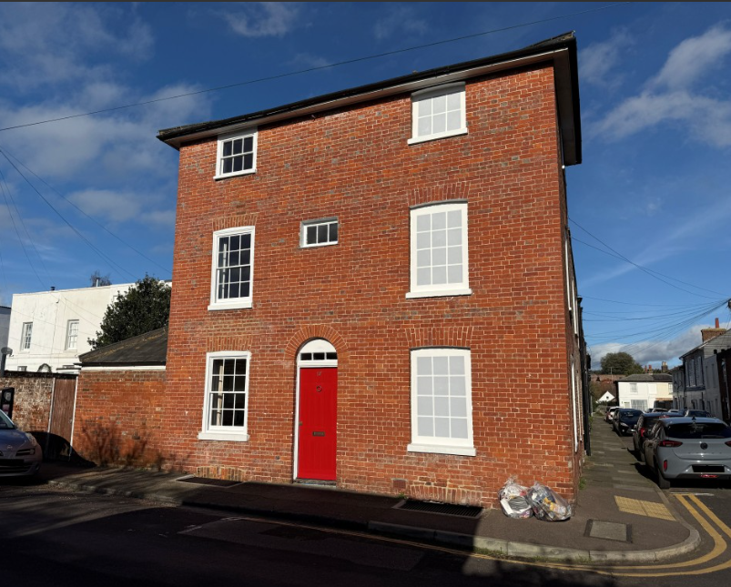 red brick Georgian house