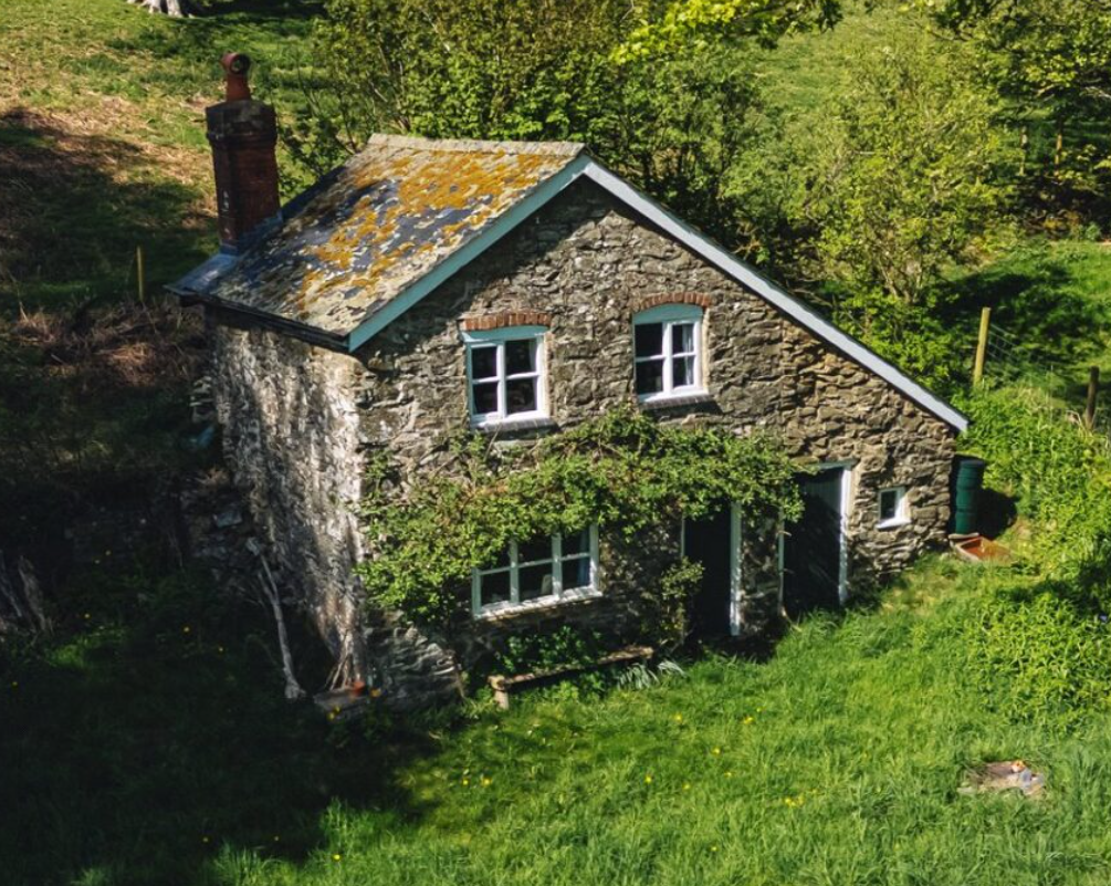 detached cottage
