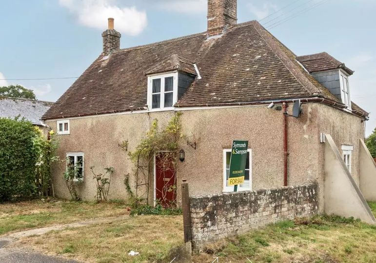 Detached cottage