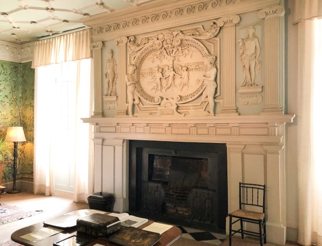 Broughton Castle Bedroom © Juliana Falk